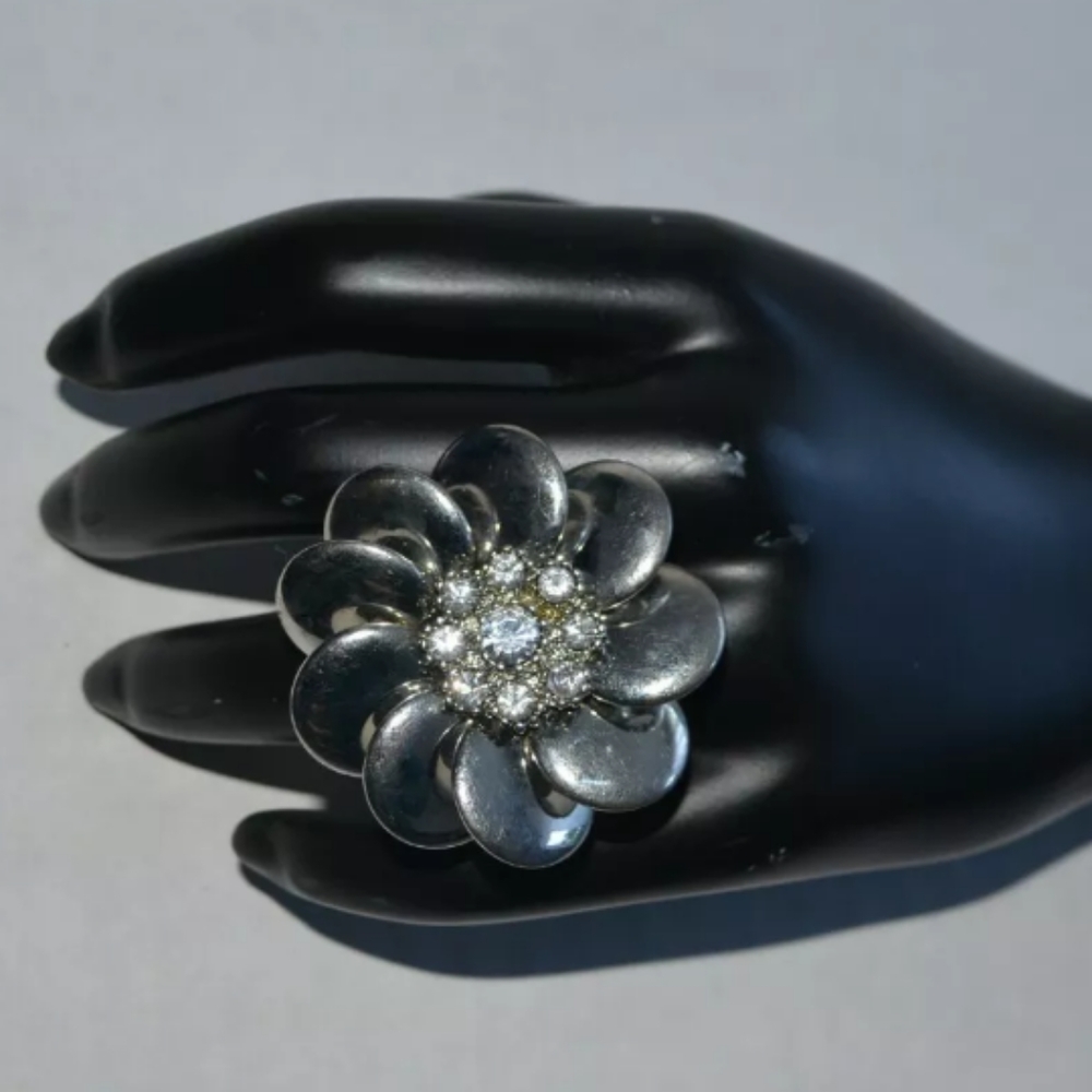 Fashion Ring One Size Silver with Rhinestone